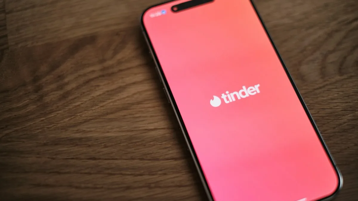 'Comment envoyer un message sur tinder : comprendre et agir'